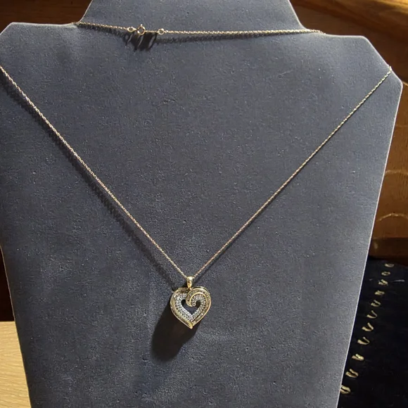 Gold Heart Pendant Necklace